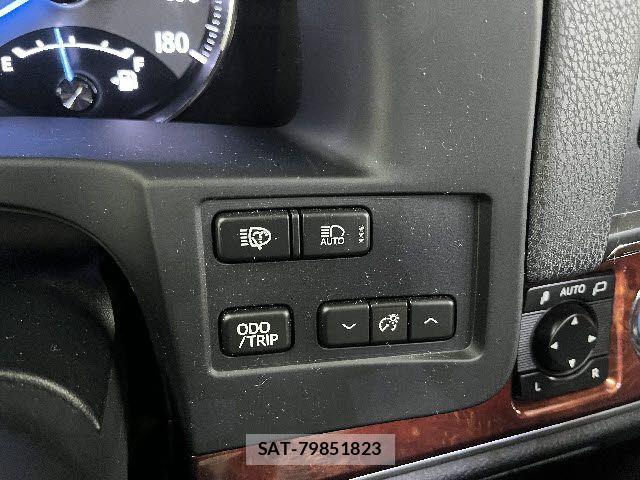Toyota CROWN MAJESTA 2015-07 8098635-21