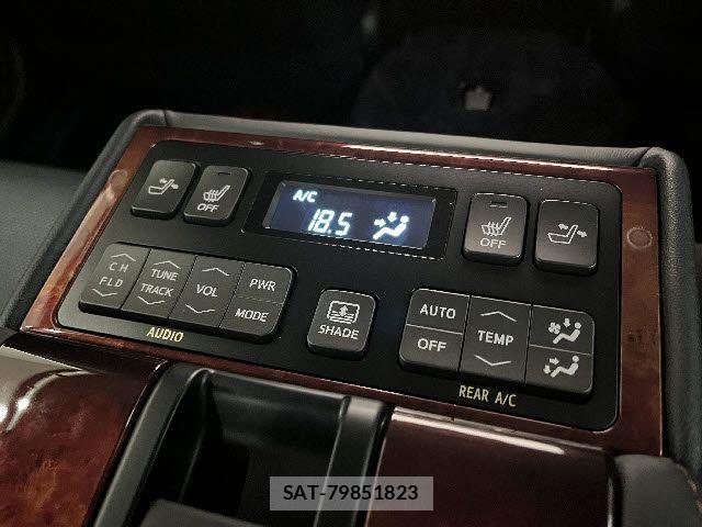 Toyota CROWN MAJESTA 2015-07 8098635-22