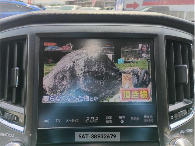 Toyota CROWN MAJESTA 2013-12 8098639-11