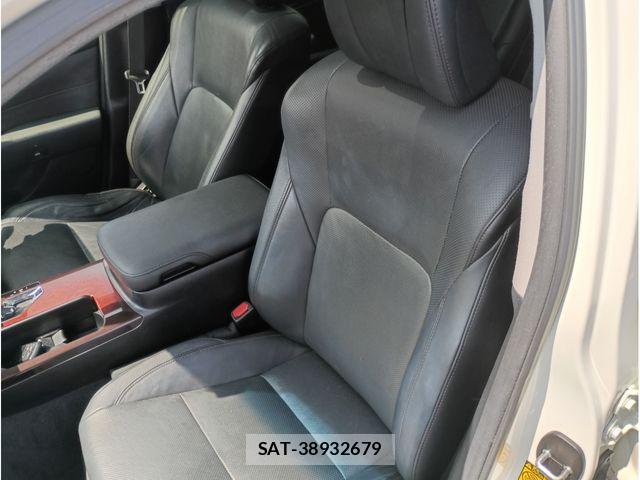 Toyota CROWN MAJESTA 2013-12 8098639-15