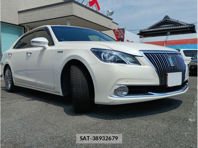 Toyota CROWN MAJESTA 2013-12 8098639-2