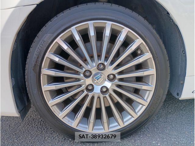 Toyota CROWN MAJESTA 2013-12 8098639-7