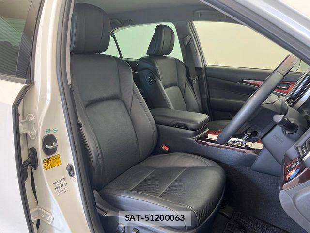 Toyota CROWN MAJESTA 2014-12 8129490-12