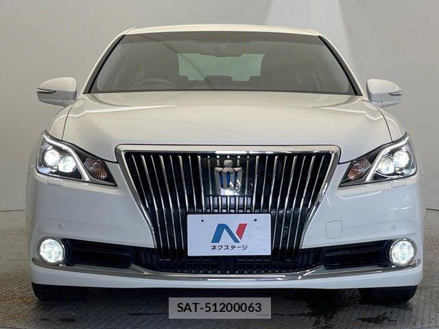 Toyota CROWN MAJESTA 2014-12 8129490-16