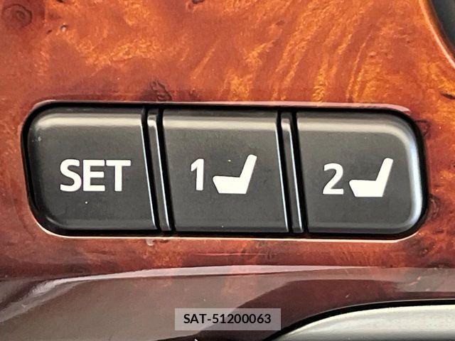 Toyota CROWN MAJESTA 2014-12 8129490-8