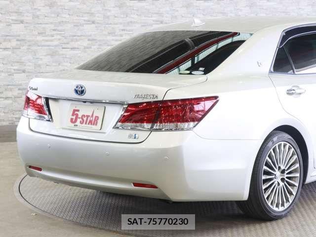 Toyota CROWN MAJESTA 2015-07 8145620-18
