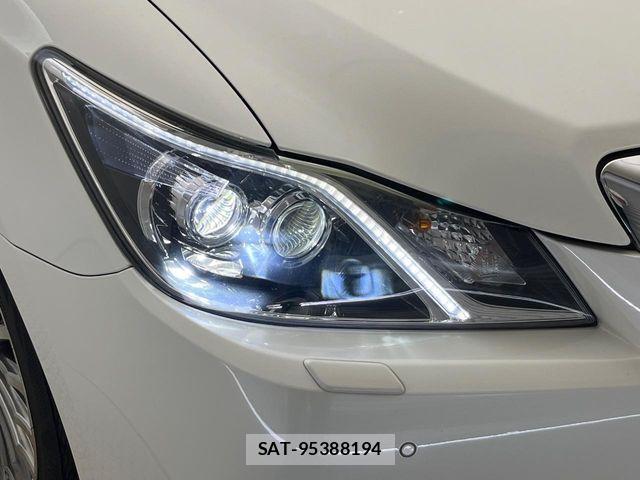 Toyota CROWN MAJESTA 2016-01 8207003-11