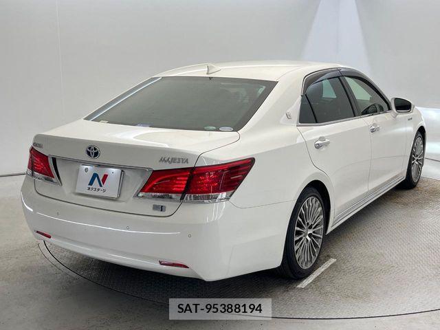 Toyota CROWN MAJESTA 2016-01 8207003-17