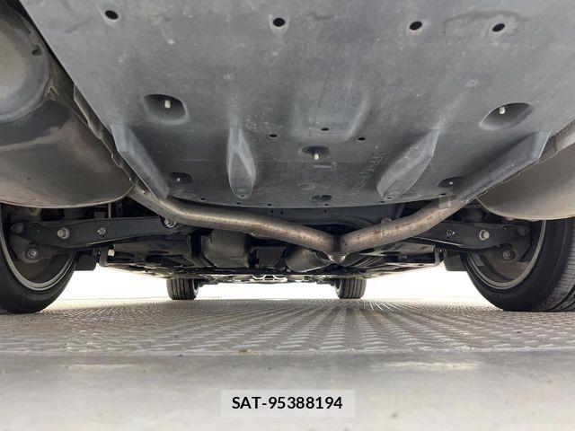 Toyota CROWN MAJESTA 2016-01 8207003-18