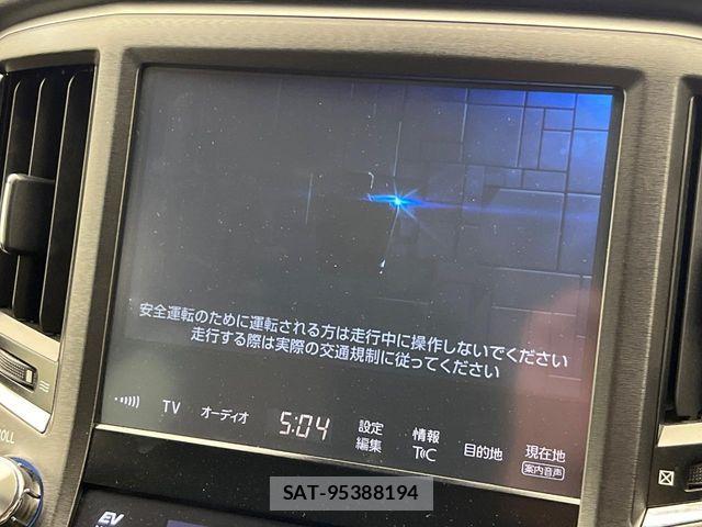 Toyota CROWN MAJESTA 2016-01 8207003-4