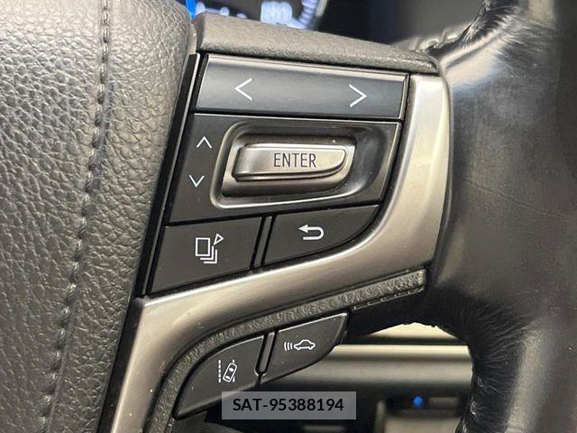 Toyota CROWN MAJESTA 2016-01 8207003-7