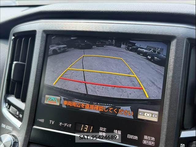 Toyota CROWN MAJESTA 2014-03 8207006-13