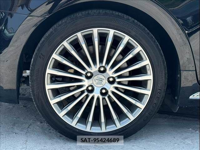 Toyota CROWN MAJESTA 2014-03 8207006-19