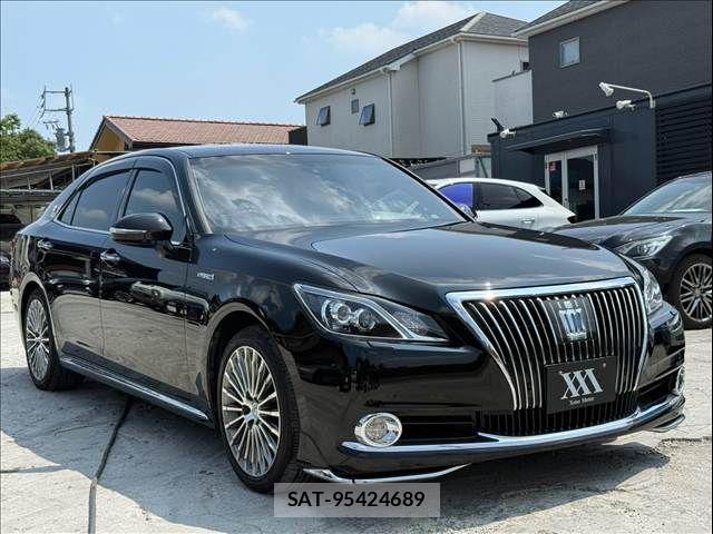 Toyota CROWN MAJESTA 2014-03 8207006-2