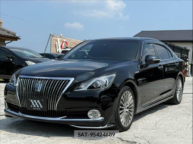 Toyota CROWN MAJESTA 2014-03 8207006-3