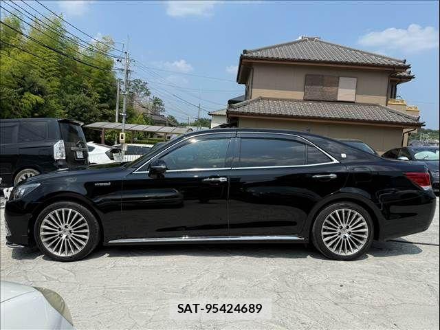 Toyota CROWN MAJESTA 2014-03 8207006-5