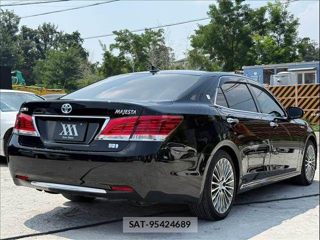 Toyota CROWN MAJESTA 2014-03 8207006-7