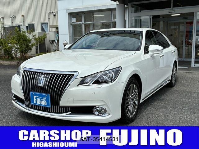 Toyota CROWN MAJESTA 2017-05 8244902-0