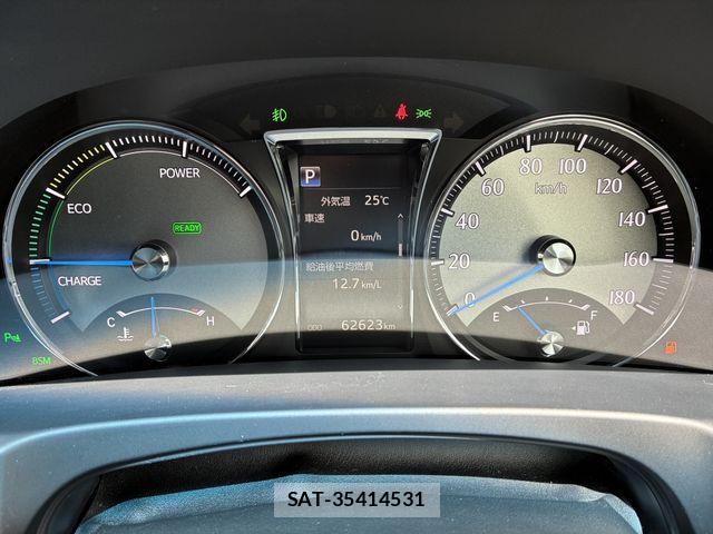Toyota CROWN MAJESTA 2017-05 8244902-17