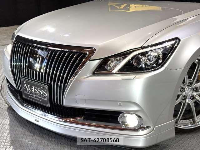 Toyota CROWN MAJESTA 2014-11 8244901-9