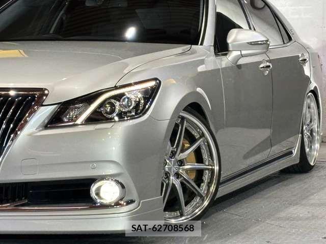 Toyota CROWN MAJESTA 2014-11 8244901-10