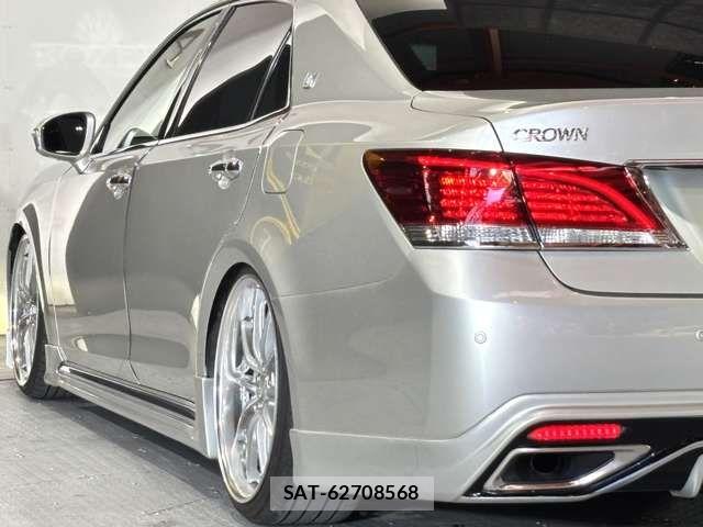 Toyota CROWN MAJESTA 2014-11 8244901-13