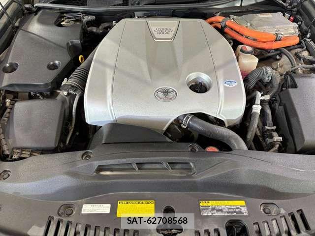 Toyota CROWN MAJESTA 2014-11 8244901-16