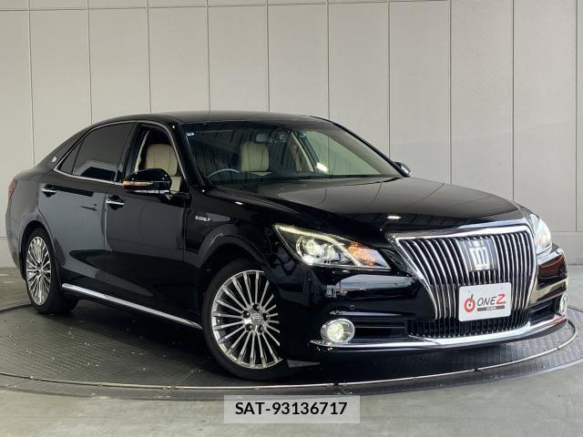 Toyota CROWN MAJESTA 2013-10 8335332-0