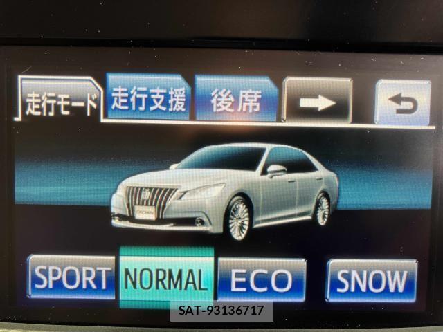 Toyota CROWN MAJESTA 2013-10 8335332-11