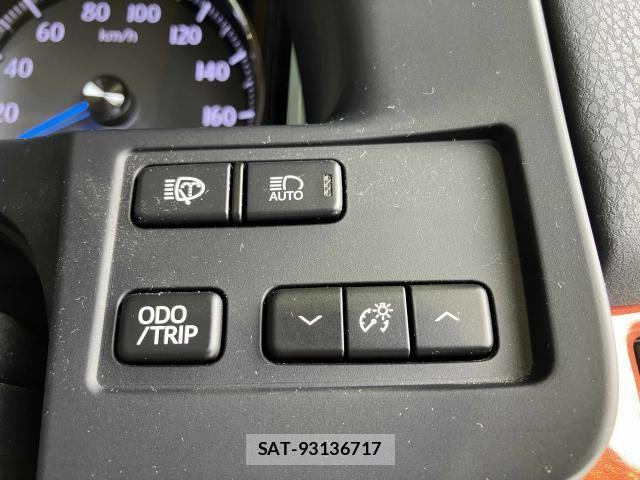 Toyota CROWN MAJESTA 2013-10 8335332-15