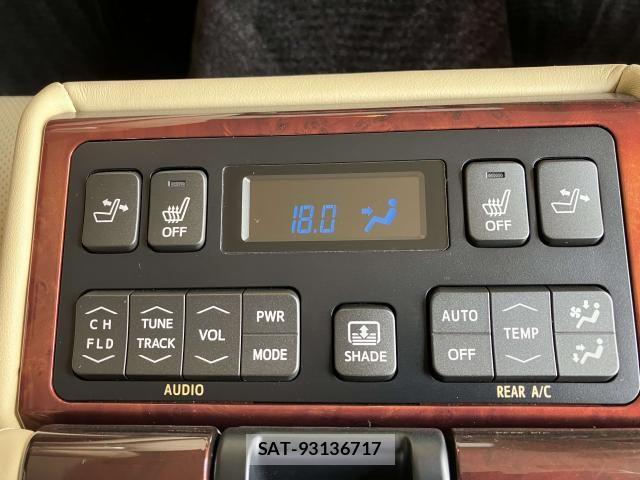 Toyota CROWN MAJESTA 2013-10 8335332-16