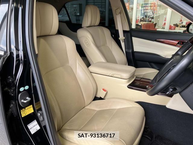 Toyota CROWN MAJESTA 2013-10 8335332-18