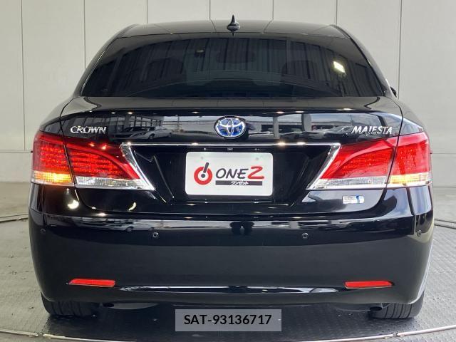 Toyota CROWN MAJESTA 2013-10 8335332-27