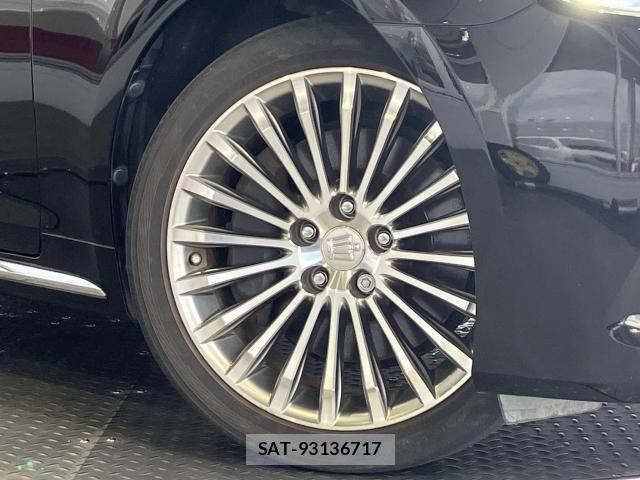 Toyota CROWN MAJESTA 2013-10 8335332-5