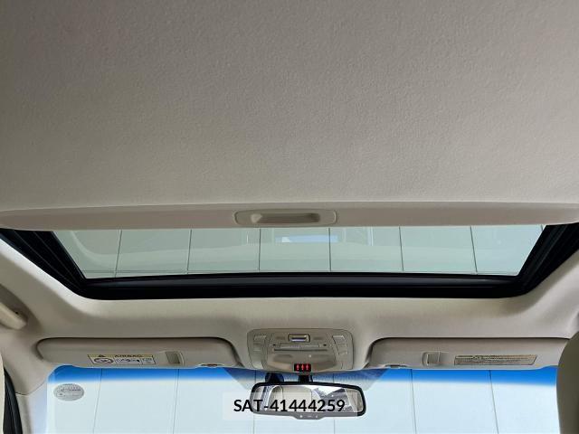 Toyota CROWN MAJESTA 2016-03 8335331-12
