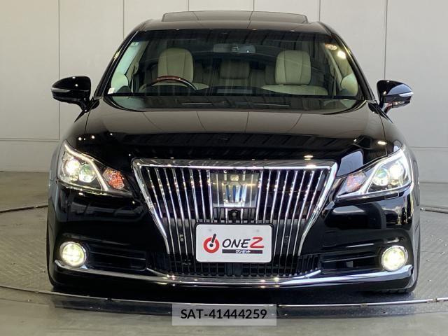 Toyota CROWN MAJESTA 2016-03 8335331-25