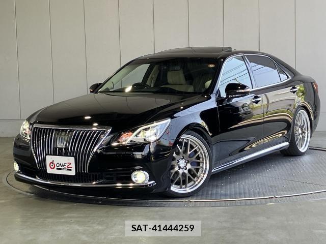 Toyota CROWN MAJESTA 2016-03 8335331-26