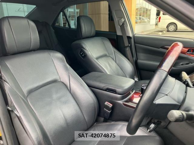 Toyota CROWN MAJESTA 2014-01 8371542-10