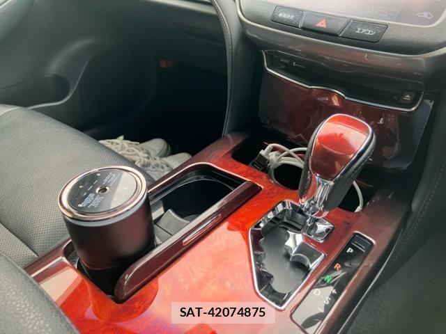 Toyota CROWN MAJESTA 2014-01 8371542-20
