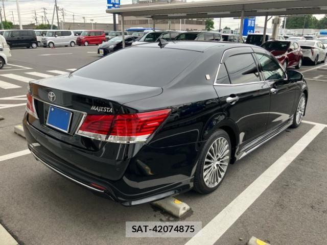 Toyota CROWN MAJESTA 2014-01 8371542-2