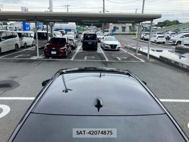 Toyota CROWN MAJESTA 2014-01 8371542-4