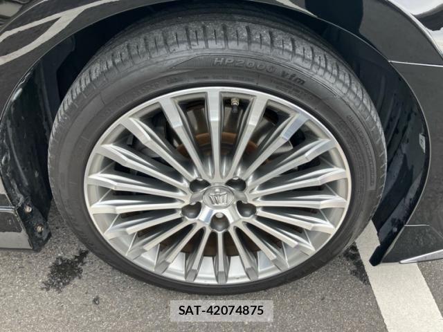 Toyota CROWN MAJESTA 2014-01 8371542-5
