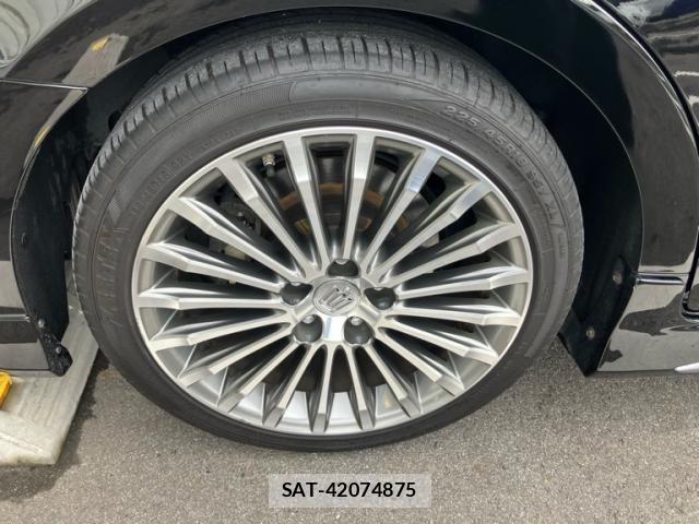 Toyota CROWN MAJESTA 2014-01 8371542-6