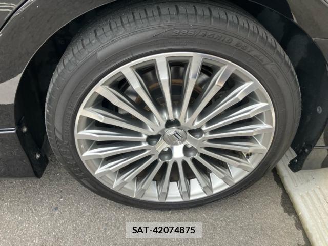Toyota CROWN MAJESTA 2014-01 8371542-7