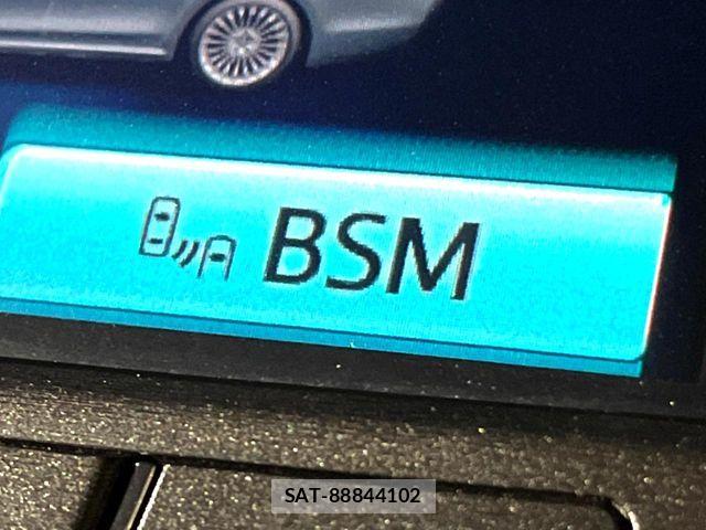Toyota CROWN MAJESTA 2015-08 8438019-5