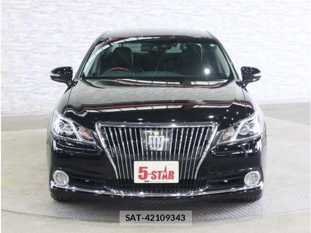 Toyota CROWN MAJESTA 2017-07 8524152-11