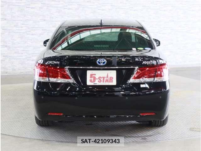 Toyota CROWN MAJESTA 2017-07 8524152-14