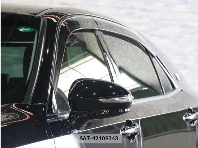 Toyota CROWN MAJESTA 2017-07 8524152-18