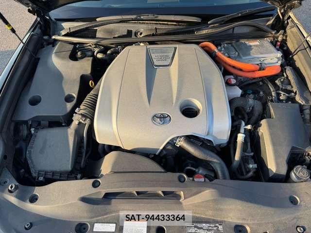 Toyota CROWN MAJESTA 2016-04 8561532-13