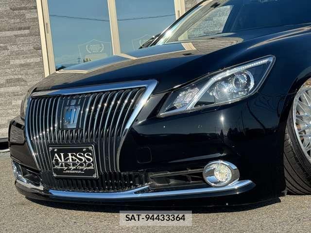 Toyota CROWN MAJESTA 2016-04 8561532-6